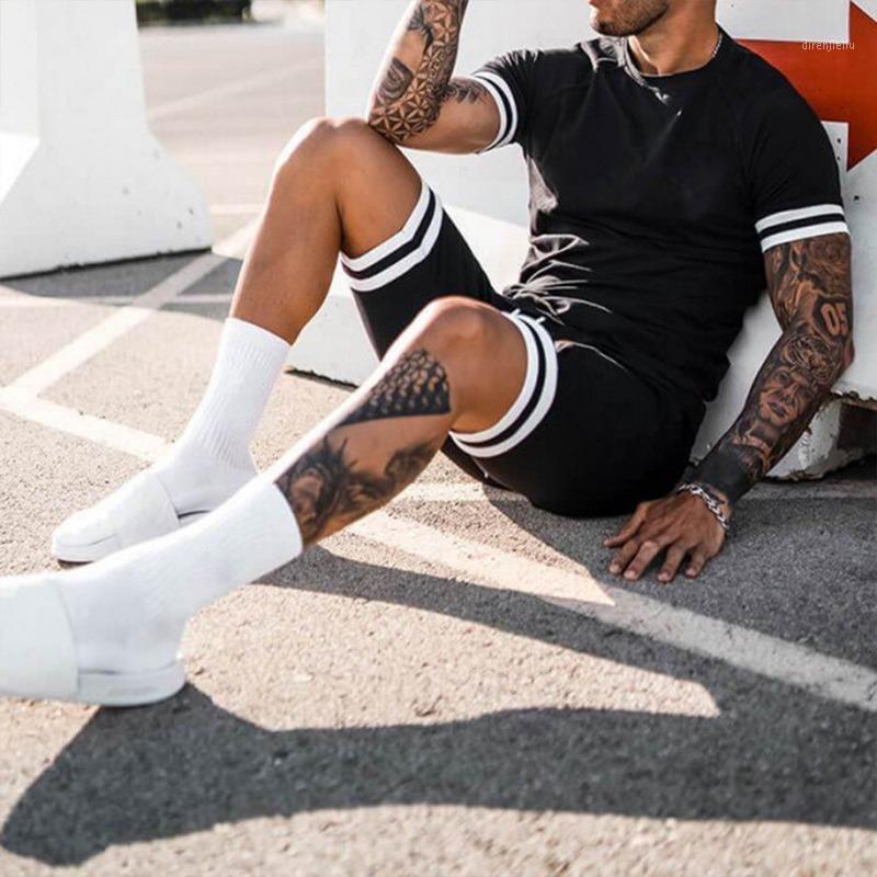 Running Sets 2021 Summer Men's T-shirt Set 2-Piece Sportswear Basketball Sports Fitness Printed Short Sleeve + Suit, Black;blue
Running Sets 2021 Summer Men's T-shirt Set 2-Piece Sportswear Basketball Sports Fitness Printed Short Sleeve + Suit, Black;blue