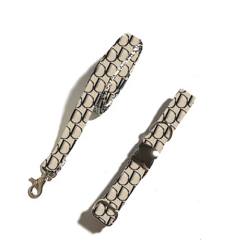 Classic Letters Dog Collars INS Fashion Personality Designer Pets Leashes Set 4 Patterns Durable Schnauzer Brand
Classic Letters Dog Collars INS Fashion Personality Designer Pets Leashes Set 4 Patterns Durable Schnauzer Brand