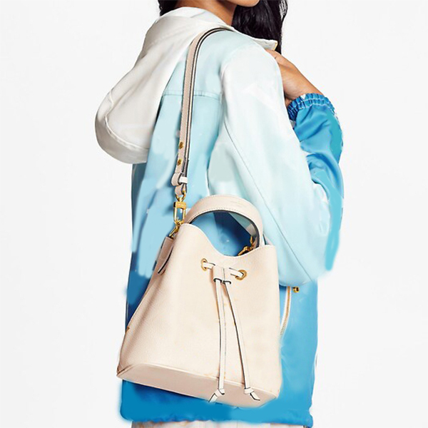 M45716 Top quality 2color NéoNoé BB Bucket bag Drawstring shouder bags Fashion Ladies Purses Letter Embossing gradient color crossbody, Customize
M45716 Top quality 2color NéoNoé BB Bucket bag Drawstring shouder bags Fashion Ladies Purses Letter Embossing gradient color crossbody, Customize