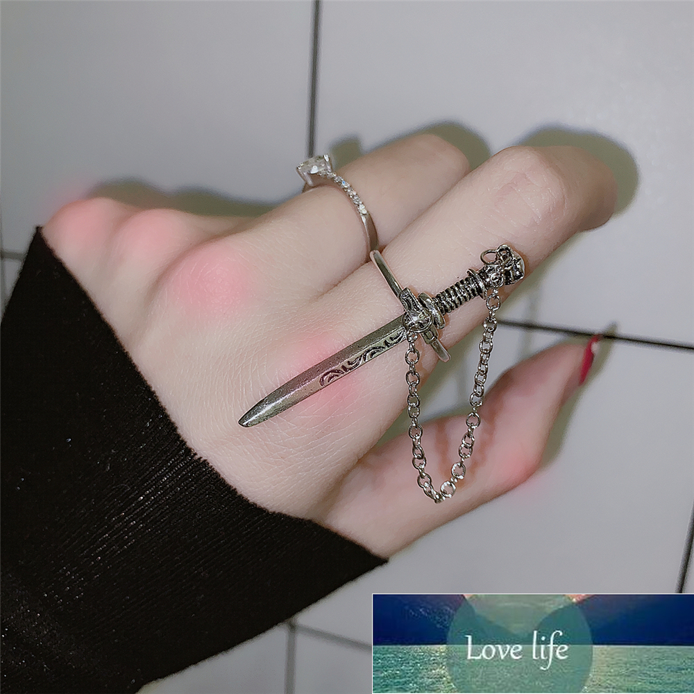 Punk Antique Silver Color Insert Sword Ring For Women Retro Hip Hop Cool Chain Movable Plug-in Circle Finger Rings Jewelry A951 Factory price expert design Quality
Punk Antique Silver Color Insert Sword Ring For Women Retro Hip Hop Cool Chain Movable Plug-in Circle Finger Rings Jewelry A951 Factory price expert design Quality