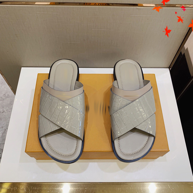 2021 Slipper Designer Slide Summer sandals Fashion Men Beach Indoor Flat Flip Flops Leather luxurys Shoes mens Slippers with box Size 39-45 -H28, White
2021 Slipper Designer Slide Summer sandals Fashion Men Beach Indoor Flat Flip Flops Leather luxurys Shoes mens Slippers with box Size 39-45 -H28, White