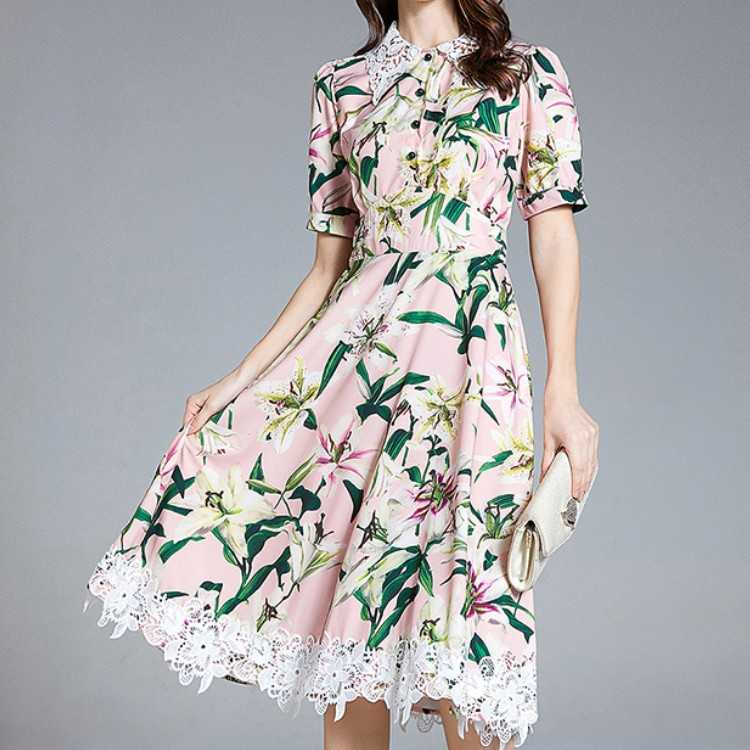 Summer Runway Sweet Lilies Printed Pink Dress Retro Women Elegant Lace Lapel Short Sleeve High Waist Casual Sundresss 210526
Summer Runway Sweet Lilies Printed Pink Dress Retro Women Elegant Lace Lapel Short Sleeve High Waist Casual Sundresss 210526