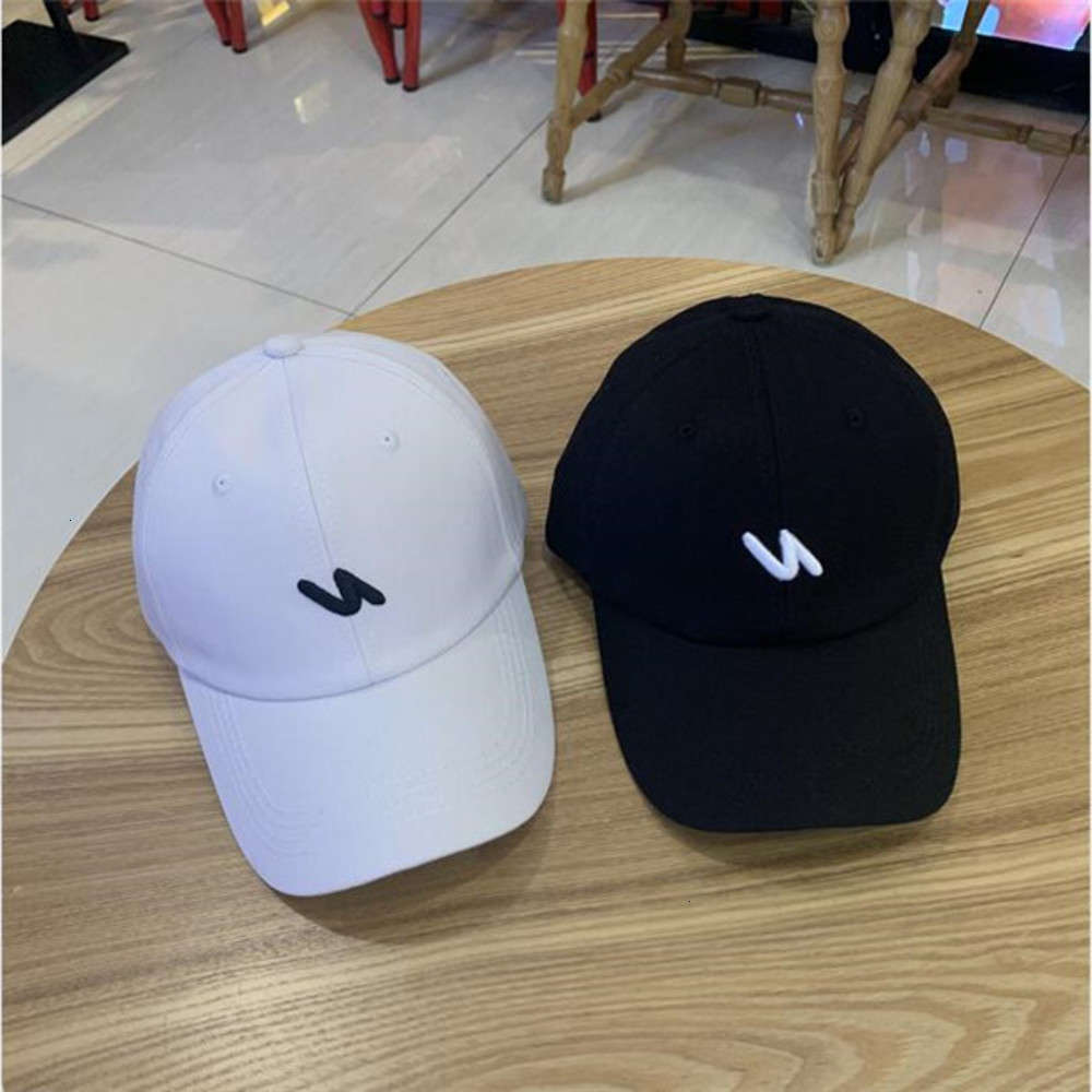the ball cap ball caps cap spring and summer new korean embroidered baseball fashion student versatile leisure girl sun hat, Blue;gray
the ball cap ball caps cap spring and summer new korean embroidered baseball fashion student versatile leisure girl sun hat, Blue;gray