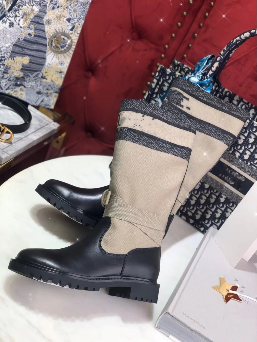 platform Martin boot women autumn and winter flat boots plus fleece leather high shoes stitching letter booties not knee size 35-42, Black
platform Martin boot women autumn and winter flat boots plus fleece leather high shoes stitching letter booties not knee size 35-42, Black