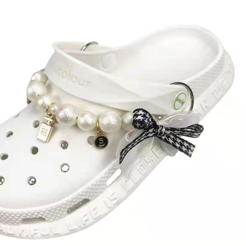 heavy metal rock chain charms decoration accessories suitable for croc shoes and bracelet
heavy metal rock chain charms decoration accessories suitable for croc shoes and bracelet
