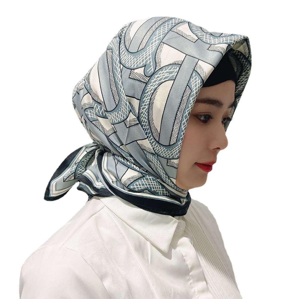 Sier gray letter D printed silk fashionable hairband 90 * 90cm twill Satin large square scarf, Blue;gray
Sier gray letter D printed silk fashionable hairband 90 * 90cm twill Satin large square scarf, Blue;gray