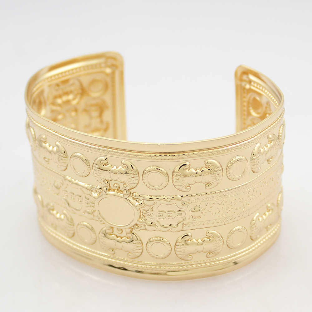 Victorian Egyptian Roman Gold Brocade Palace Sculpture Bracelet Bangle Cuff Jewelry Anime Copper Q0719
Victorian Egyptian Roman Gold Brocade Palace Sculpture Bracelet Bangle Cuff Jewelry Anime Copper Q0719