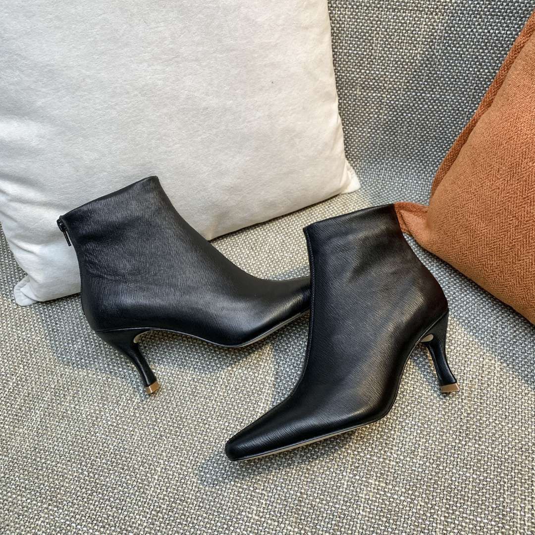 2021 autumn short boots women winter pointed toe stiletto tube pu Martin boot soft leather high heels lady plus velvet fashion booties size 35-39, Black
2021 autumn short boots women winter pointed toe stiletto tube pu Martin boot soft leather high heels lady plus velvet fashion booties size 35-39, Black