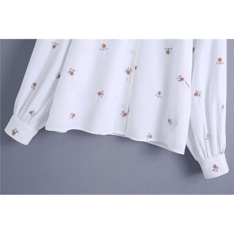 Elegant Women Floral Embroidery Shirts Fashion Ladies White Peter pan Collar Tops Streetwear Female Chic Blouses 210430