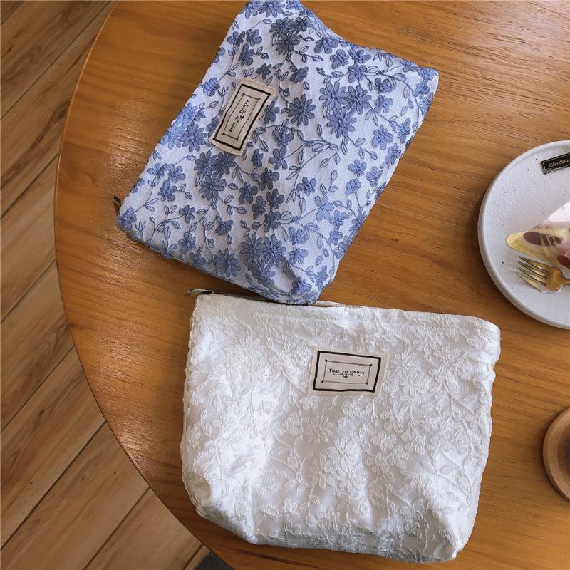 Cosmetic Bags & Cases Retro Embroidered Bag Large Make Up Organizer Women Travel Toiletry Necesserie Storage Beauty Pouch Lady Clutch, White
Cosmetic Bags & Cases Retro Embroidered Bag Large Make Up Organizer Women Travel Toiletry Necesserie Storage Beauty Pouch Lady Clutch, White