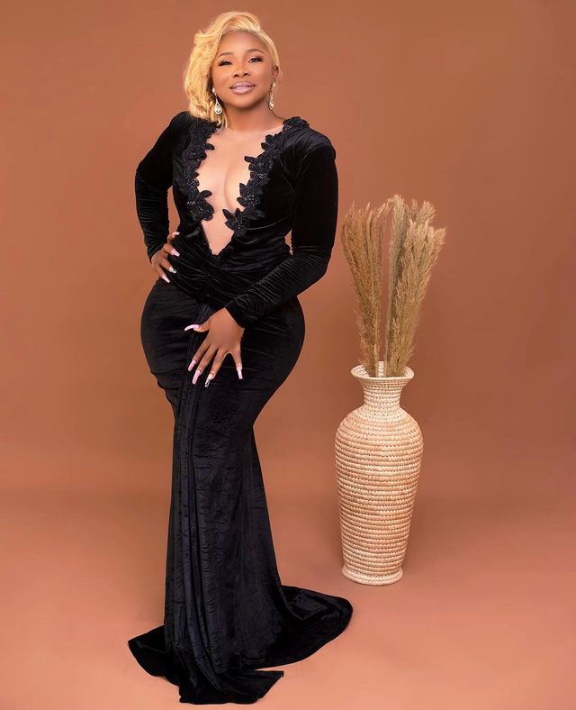2021 Plus Size Arabic Aso Ebi Black Mermaid Velvet Prom Dresses Lace Beaded Sheer Neck Evening Formal Party Second Reception Gowns Dress ZJ202