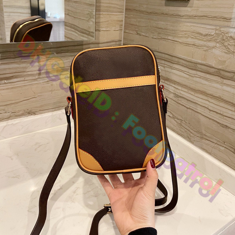 2021 Men Luxurys Designers Bags high-grade shoulder bag Fashion top quality Leather Crossbody Handbags Classic vintage Totes Ladies Coin Clu
2021 Men Luxurys Designers Bags high-grade shoulder bag Fashion top quality Leather Crossbody Handbags Classic vintage Totes Ladies Coin Clu