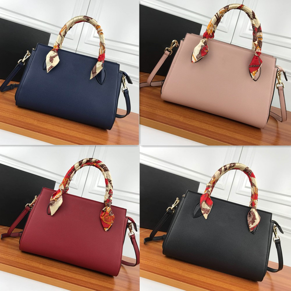 Evening bags Fashion Handbags luxury designer shoulder bag leather material business style design Waist Packs 9879
Evening bags Fashion Handbags luxury designer shoulder bag leather material business style design Waist Packs 9879