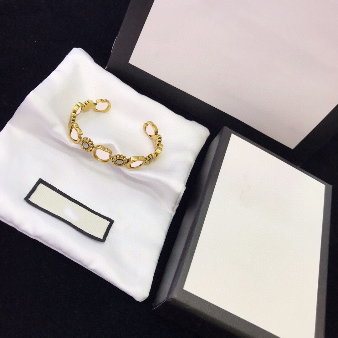 Bangle Love Bracelets Luxurys Designers Bracelet Luxury Designer Carti Jewelry Women Jewel-encrusted Gold pearl Steel For Gift box good quality Jeweller
Bangle Love Bracelets Luxurys Designers Bracelet Luxury Designer Carti Jewelry Women Jewel-encrusted Gold pearl Steel For Gift box good quality Jeweller