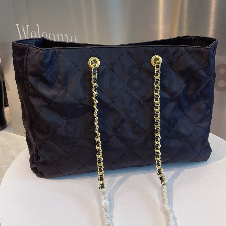 Luxury Designer Brand Fashion Shoulder the latest totes shopping vintage Bags Handbags High Quality Women letter purse phone bag wallet cross body artwork classic, No bags
Luxury Designer Brand Fashion Shoulder the latest totes shopping vintage Bags Handbags High Quality Women letter purse phone bag wallet cross body artwork classic, No bags