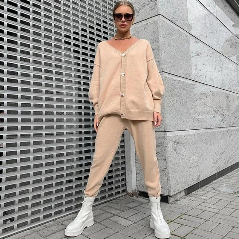 Women's Two Piece Pants Women Autumn Winter Sweater And Sets Casual Loose Solid Color Long Sleeved Cardigan Knitted Trousers Set, White
Women's Two Piece Pants Women Autumn Winter Sweater And Sets Casual Loose Solid Color Long Sleeved Cardigan Knitted Trousers Set, White