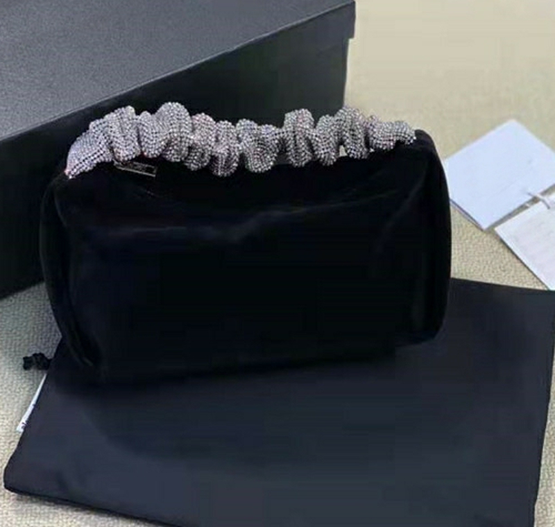 2021 updated Velvet diamond handle bags top designer women luxury Czech Rhinestone clutch bag bottom letter printing banquet handbags party purse wedding wallets, Black
2021 updated Velvet diamond handle bags top designer women luxury Czech Rhinestone clutch bag bottom letter printing banquet handbags party purse wedding wallets, Black