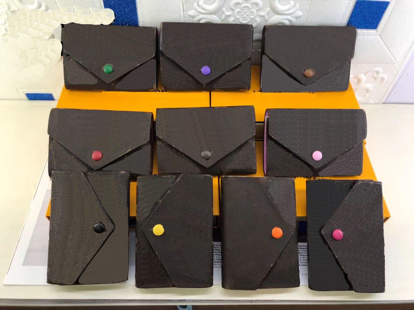 Top quality women original box purses luxury real leather multicolor short wallet Card holder Holders single classic zipper pocket designer wallets long purse
Top quality women original box purses luxury real leather multicolor short wallet Card holder Holders single classic zipper pocket designer wallets long purse