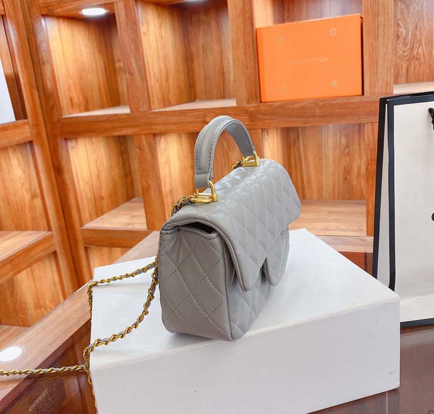 Fashion Designer Bags Women Handbag Crossbody Messenger Shoulder Chain Bag Good Quality Leather Purses Ladies High Capacity V-shape Rhombic Grid 023, Dust bag
Fashion Designer Bags Women Handbag Crossbody Messenger Shoulder Chain Bag Good Quality Leather Purses Ladies High Capacity V-shape Rhombic Grid 023, Dust bag