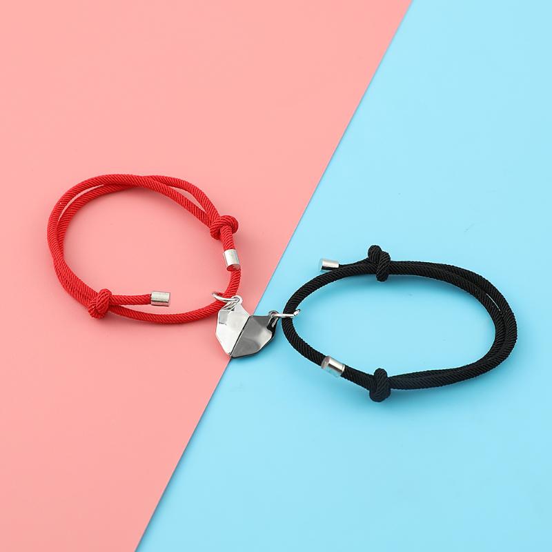 Charm Bracelets 1Pair Two Halves Heart Magnetic Bracelet Couple Pendant Adjustable Braided Rope Chain Magnet Jewelry Gifts, Golden;silver
Charm Bracelets 1Pair Two Halves Heart Magnetic Bracelet Couple Pendant Adjustable Braided Rope Chain Magnet Jewelry Gifts, Golden;silver