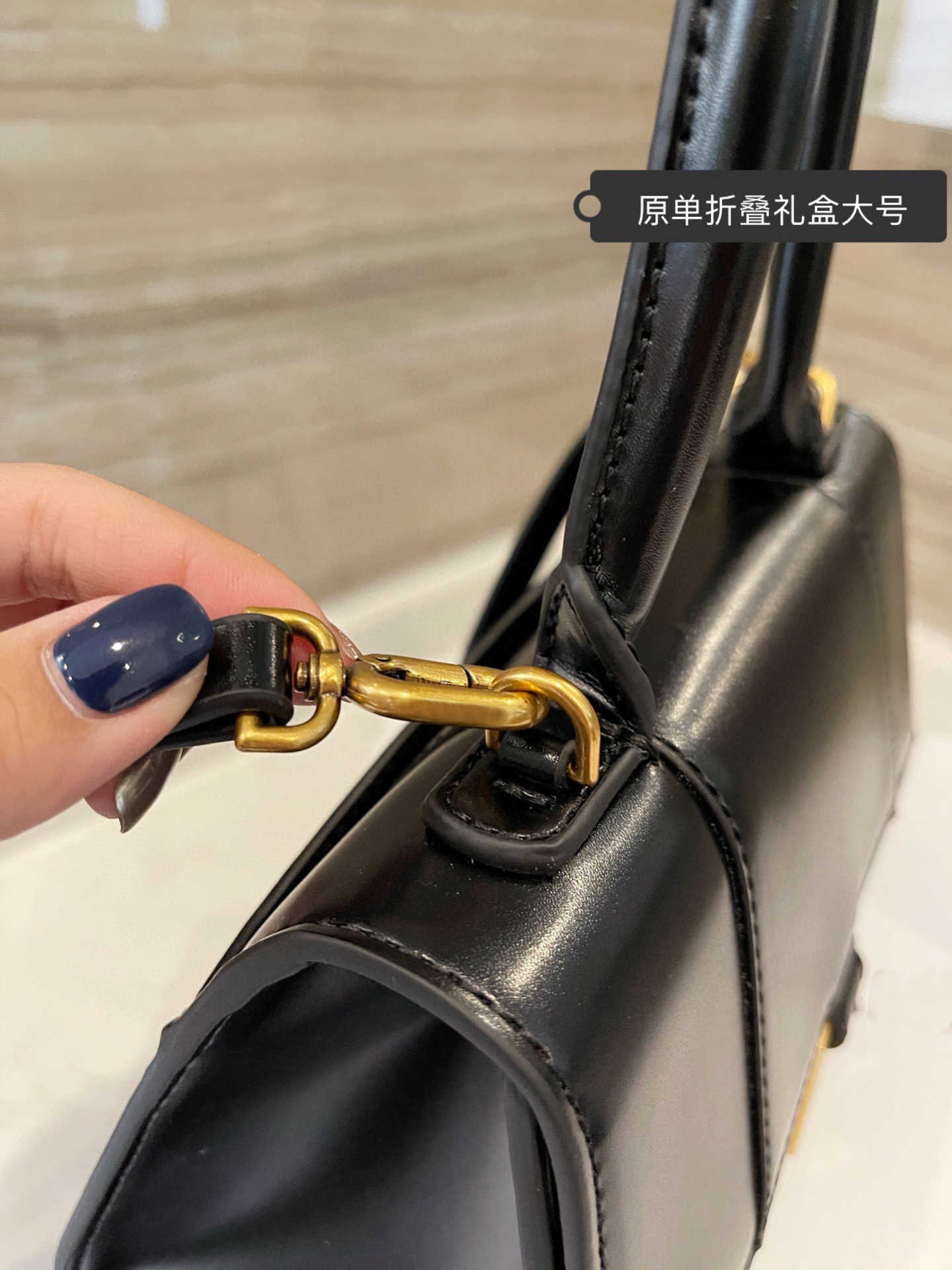 CLASSIC FLOWER discount Luxury Designer Hourglass Ladies Bag Crocodile Pattern handbag Leather Hour glass Women Totes Purses Classic Crossbody, Plain black gold b
CLASSIC FLOWER discount Luxury Designer Hourglass Ladies Bag Crocodile Pattern handbag Leather Hour glass Women Totes Purses Classic Crossbody, Plain black gold b