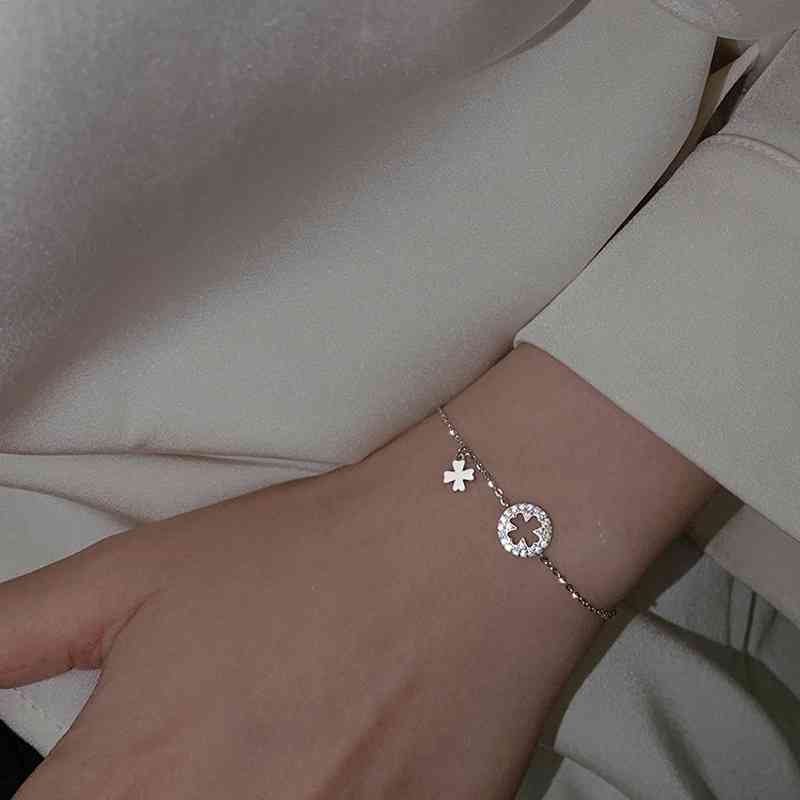 Bangle Bracelet Girlfriends Women's Simple Design Temperament Small Fresh Forest Round Flash Drill Hollow Lucky
Bangle Bracelet Girlfriends Women's Simple Design Temperament Small Fresh Forest Round Flash Drill Hollow Lucky