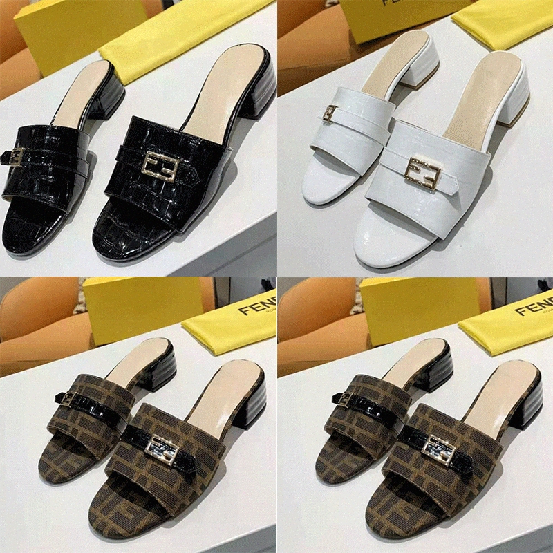 2021 Classics women leather promenade slippers designer flat sandals high quality ladies fashion Non-slip luxury rubber shoes comfortable so, Black
2021 Classics women leather promenade slippers designer flat sandals high quality ladies fashion Non-slip luxury rubber shoes comfortable so, Black