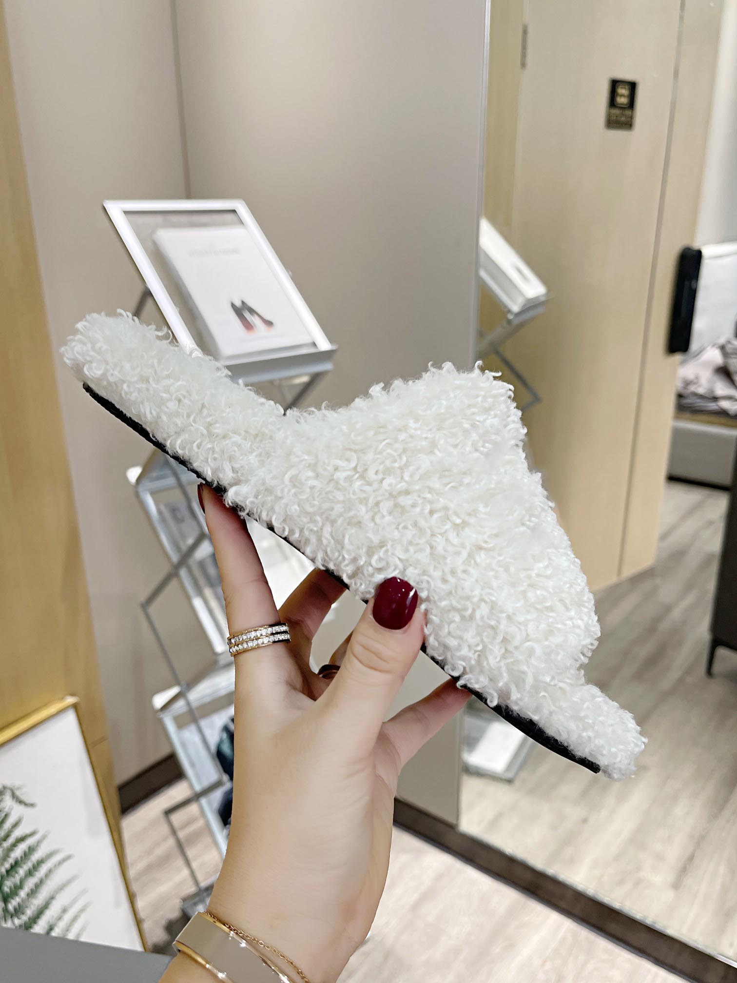 slippers sheepskin wool one-piece thick-bottomed sandals 2021 women's outdoor wear indoor leisure all-match lazy flip-flops, Customize
slippers sheepskin wool one-piece thick-bottomed sandals 2021 women's outdoor wear indoor leisure all-match lazy flip-flops, Customize