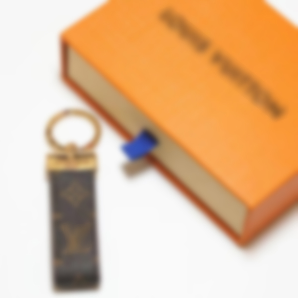 LVLOUISVITTON VUTTON Keychain Buckle lovers Car Handmade Leather Keychains Men Women Bag Pendant, 886 no box, Silver
LVLOUISVITTON VUTTON Keychain Buckle lovers Car Handmade Leather Keychains Men Women Bag Pendant, 886 no box, Silver