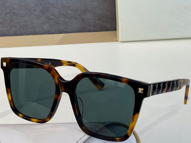 Sunglasses For Women Men Summer style Anti-Ultraviolet 4098 Retro Shield lens Plate Rectangle full frame fashion Eyeglasses Random Box
Sunglasses For Women Men Summer style Anti-Ultraviolet 4098 Retro Shield lens Plate Rectangle full frame fashion Eyeglasses Random Box