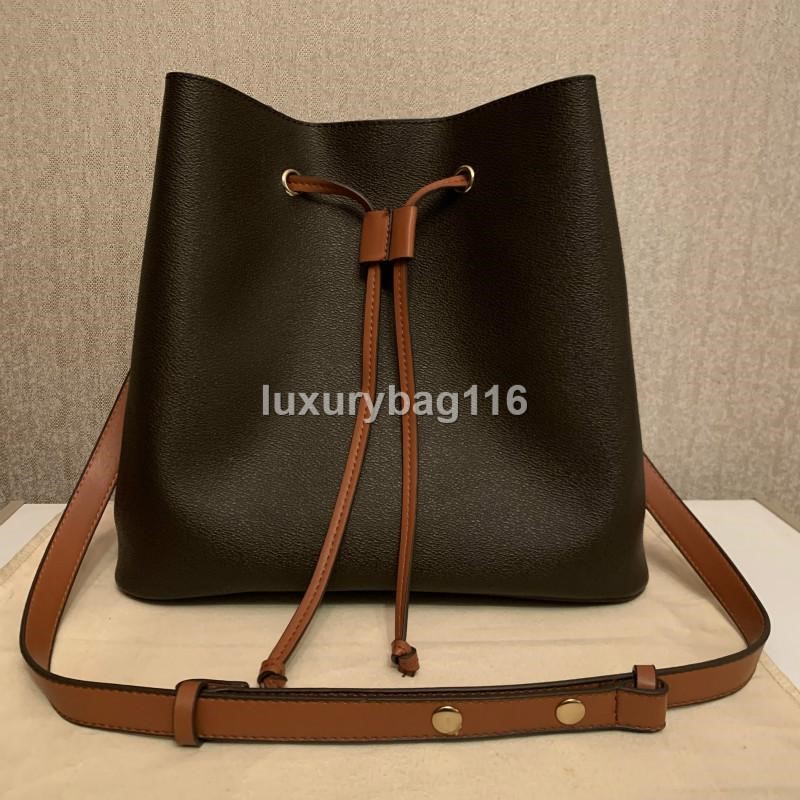 luxurys designers Handbags Purses MONTIGNE Bag Women Tote Brand Letter Embossing Genuine Leather Shoulder Bags crossbody wallet, Black
luxurys designers Handbags Purses MONTIGNE Bag Women Tote Brand Letter Embossing Genuine Leather Shoulder Bags crossbody wallet, Black