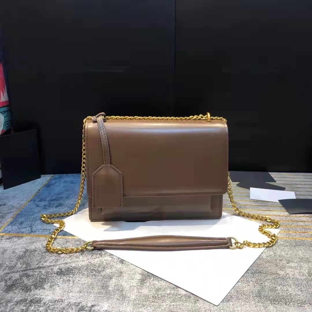 dicky0750 Mini Totes Alligator Handbags Women Shoulder bag Weave Letters Half Moon Crocodile Designers Bags Crossbody wholesale sunset Luxury Handbag Purse, Extra shipping fee(not for sale)
dicky0750 Mini Totes Alligator Handbags Women Shoulder bag Weave Letters Half Moon Crocodile Designers Bags Crossbody wholesale sunset Luxury Handbag Purse, Extra shipping fee(not for sale)