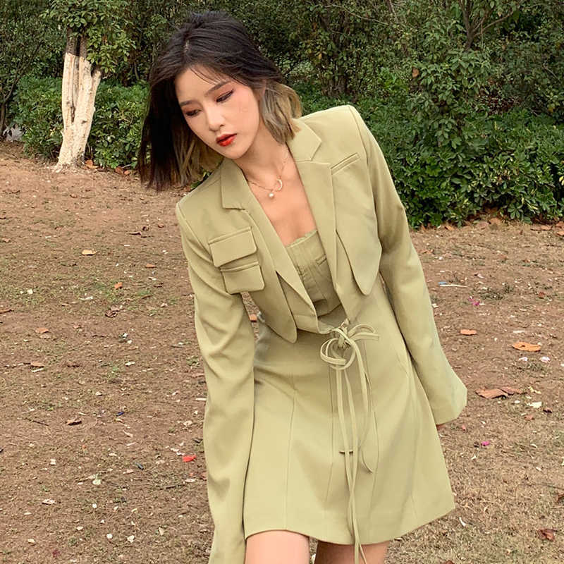 DEAT Women High Waist Short Suit Coat Suspender Mini Dress Solid Color Two Piece Set Fashion Spring Summer 11B132 210709