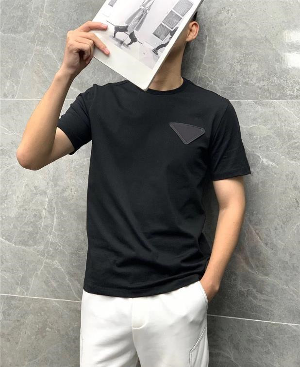 2021 new short sleeve T-shirt with high quality fabric, men's and women's personality fashion classic black and white triangle OEM, White;black
2021 new short sleeve T-shirt with high quality fabric, men's and women's personality fashion classic black and white triangle OEM, White;black