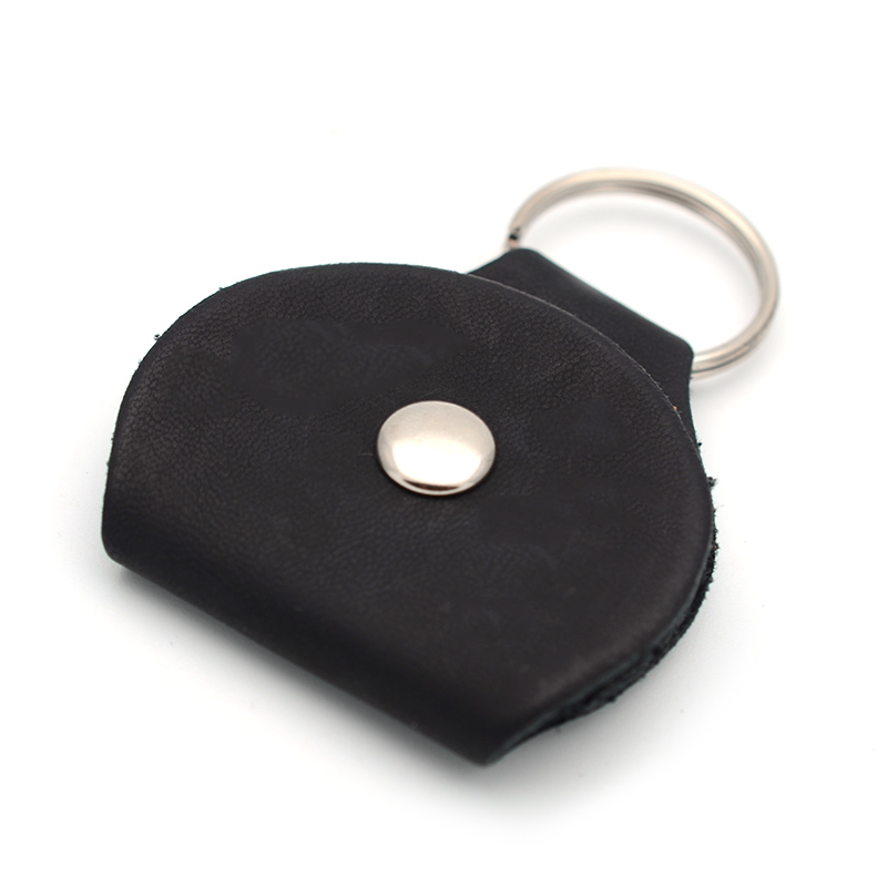 100PCS/Lot Wholesale Guitar Picks Holder Plectrums Bag Mediator Bank Made of PU Leather & Black & Brown & Red Fashion
100PCS/Lot Wholesale Guitar Picks Holder Plectrums Bag Mediator Bank Made of PU Leather & Black & Brown & Red Fashion