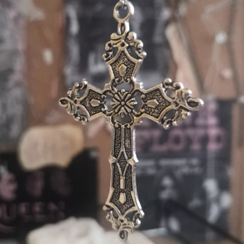 Vuntage Christ Baroque Cross Pendant Necklace Bohemian Style with Chain for Gift