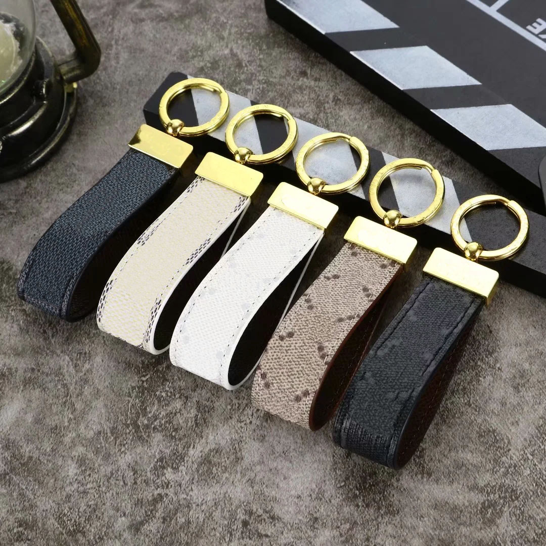Luxury designer L long keychain car key ring mens and womens fixed bag pendant accessories S04
Luxury designer L long keychain car key ring mens and womens fixed bag pendant accessories S04