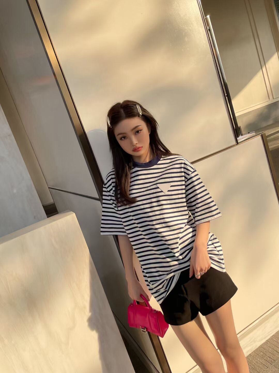 2021 summer new designer sweet T shirt women casual tees comfortable high quality imported outdoor Triangle leather label decoration Striped style long tops, Black
2021 summer new designer sweet T shirt women casual tees comfortable high quality imported outdoor Triangle leather label decoration Striped style long tops, Black