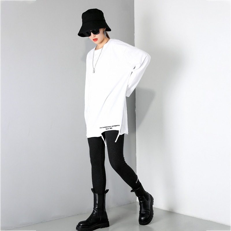 EAM Women Brief White Hole Big Size Personality Tshirt Round Neck Long Sleeve Fashion Spring Autumn 1DD1797 210406