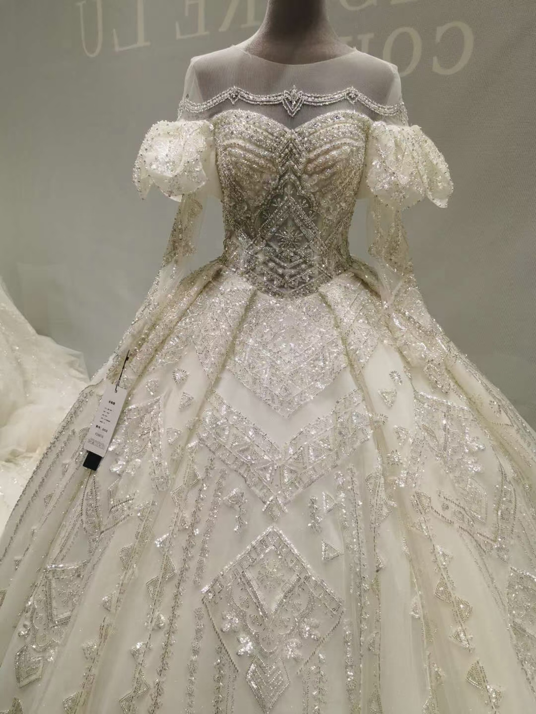 Luxury Ball Wedding Gowns Tulle Beads Vestidos De Novia Custom Made Gown Arabic Floor Length Bridal Dresses