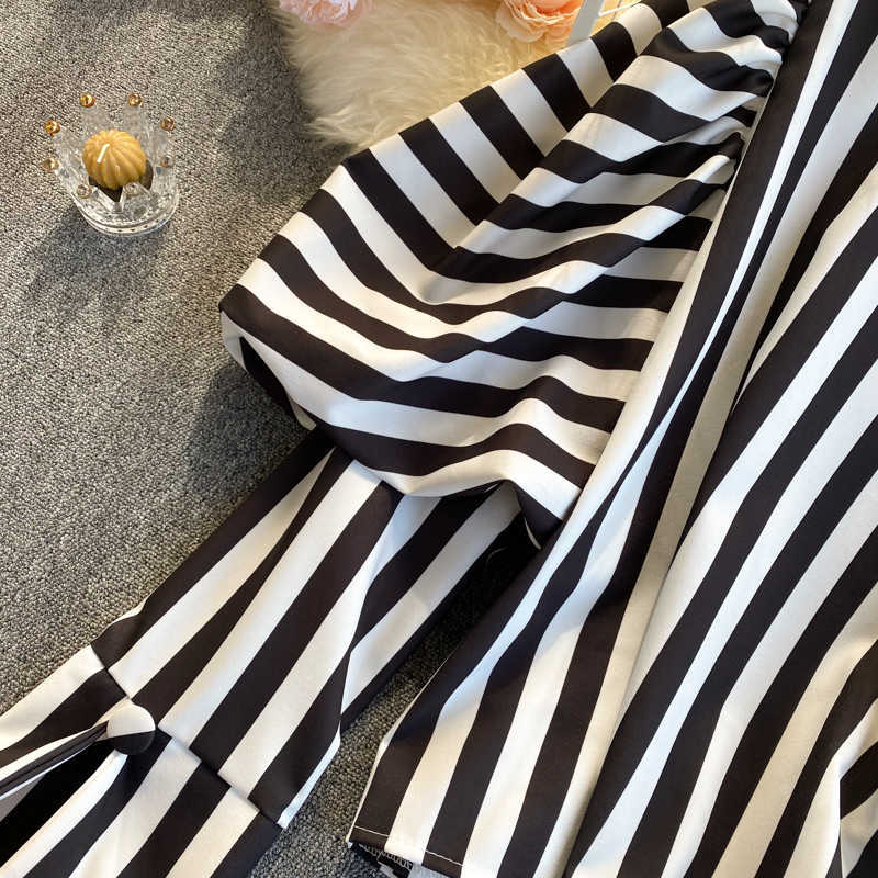 Elegant Ladies White and Black Striped Blouse Women Chic Long Puff Sleeve O-neck Back Zipper Women's Shirt Fashion Tops 210603