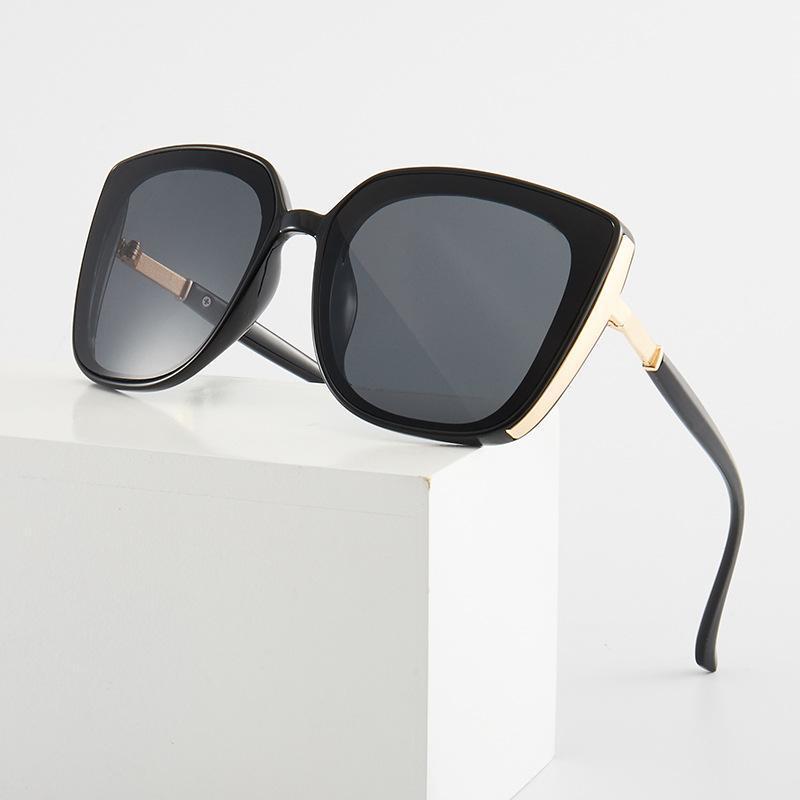 Sunglasses Oversized Women Retro Square Sun Glasses Female High Quality Eyewear Fashion Driving Shades Men UV400
Sunglasses Oversized Women Retro Square Sun Glasses Female High Quality Eyewear Fashion Driving Shades Men UV400