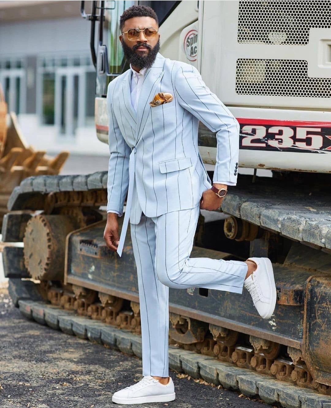 Light Mens Suit Peaked Lapel Wedding Tuxedos Vertical Stripe Two Pieces Groom Wear Prom Blazers With Jackets And Pants