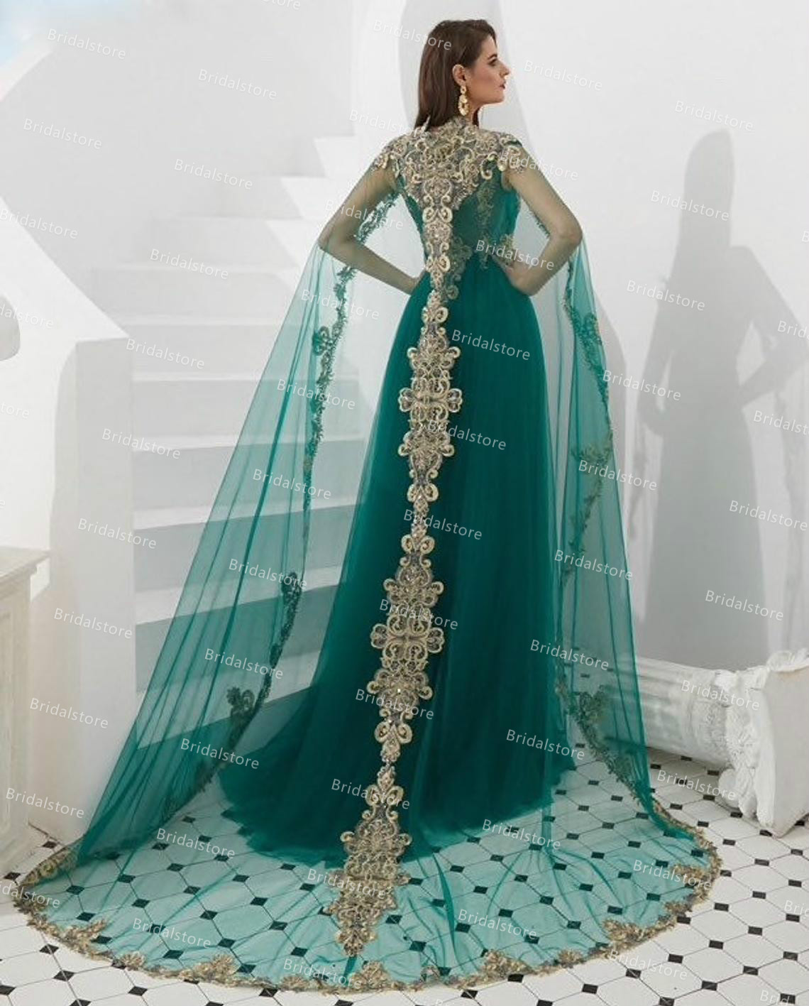 Luxury Green Cape Dubai Evening Dresses With Shawl Style Beaded Crystal Arabic Morrocan Formal Gowns Gold Appliques Prom Dress robe de soirée mariage