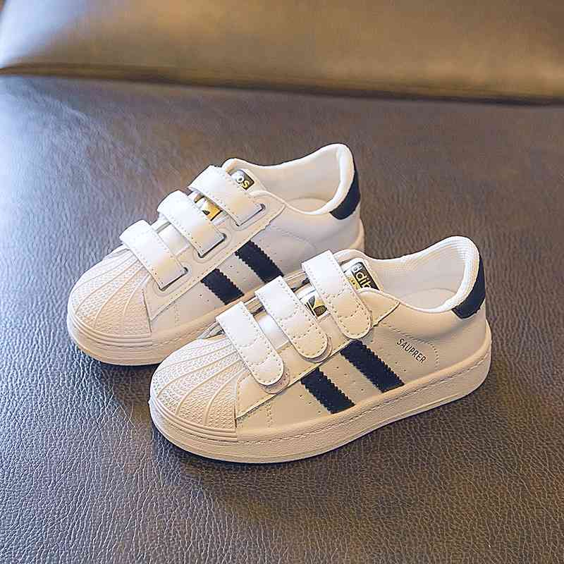 2021 spring new children's leather shell head gold label board shoes boys' sports fashion girls' small white shoes, Black;red
2021 spring new children's leather shell head gold label board shoes boys' sports fashion girls' small white shoes, Black;red
