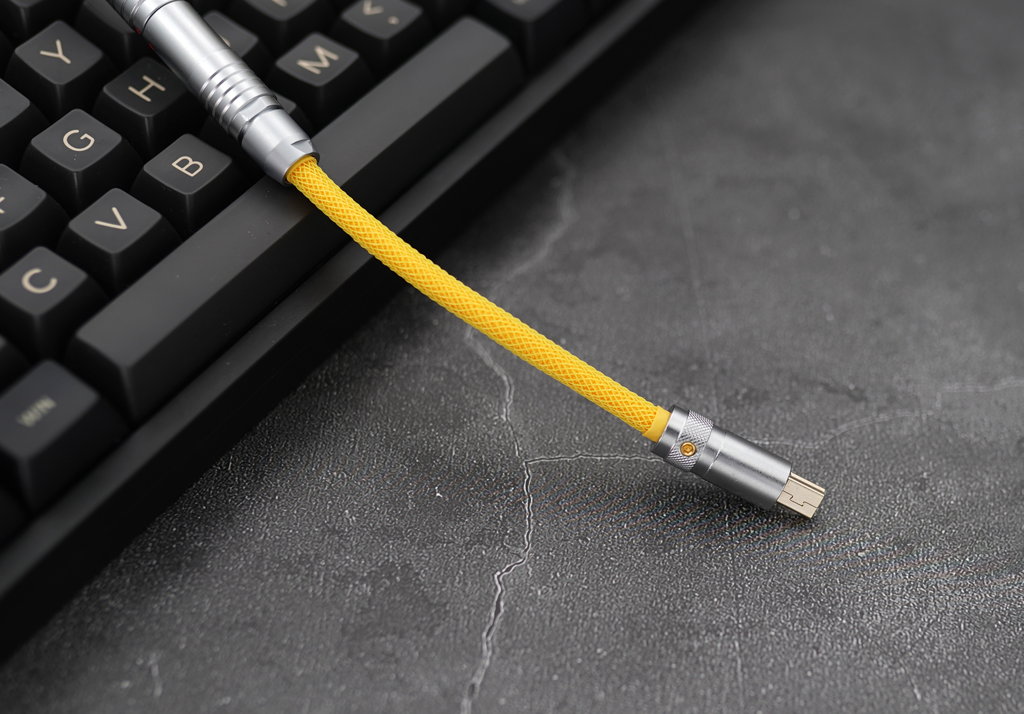 GeekCable Handmade Customized Mechanical Keyboard Data Cable For MAXKEY Theme SP Keycap Line Yellow Screen Colorway