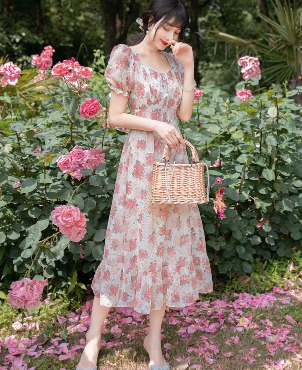 Summer Sweet Puff Sleeve Party Dress Vintage Women Square Collar Floral Embroidery Printed Pearls Button Pink Chiffon Dress 210518