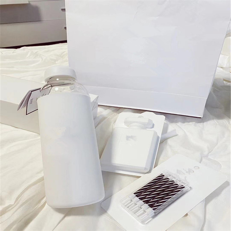 classical design Water Bottles unisex grass flask Must-have for spring/summer travel Light Luxury Gift Box, As show
classical design Water Bottles unisex grass flask Must-have for spring/summer travel Light Luxury Gift Box, As show