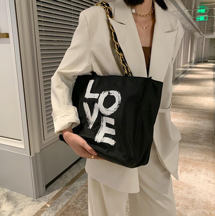 Cross Body Summer Female Shoulder Bag Simple Letter LOVE Middle Ancient Chain Wrinkle-Resistant Oxford Cloth Bags, Black
Cross Body Summer Female Shoulder Bag Simple Letter LOVE Middle Ancient Chain Wrinkle-Resistant Oxford Cloth Bags, Black