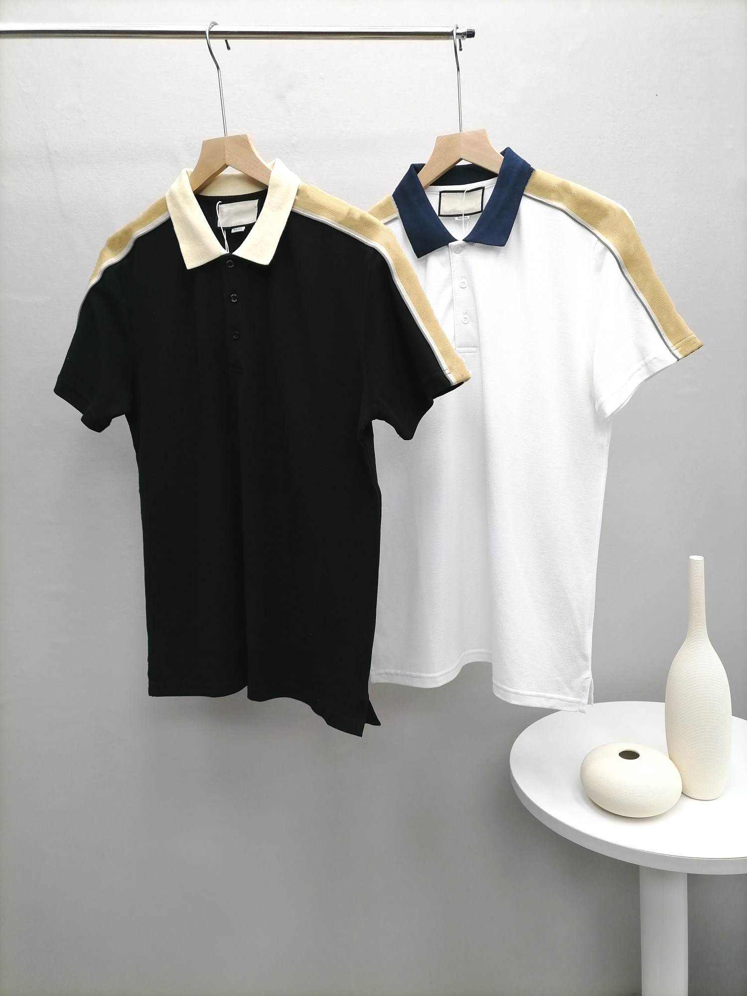 Men's Interlocking Striped T-Shirts 3M Reflective POLO Shirts Contrasting Color Design G T Shirt Male Tees, White;black
Men's Interlocking Striped T-Shirts 3M Reflective POLO Shirts Contrasting Color Design G T Shirt Male Tees, White;black